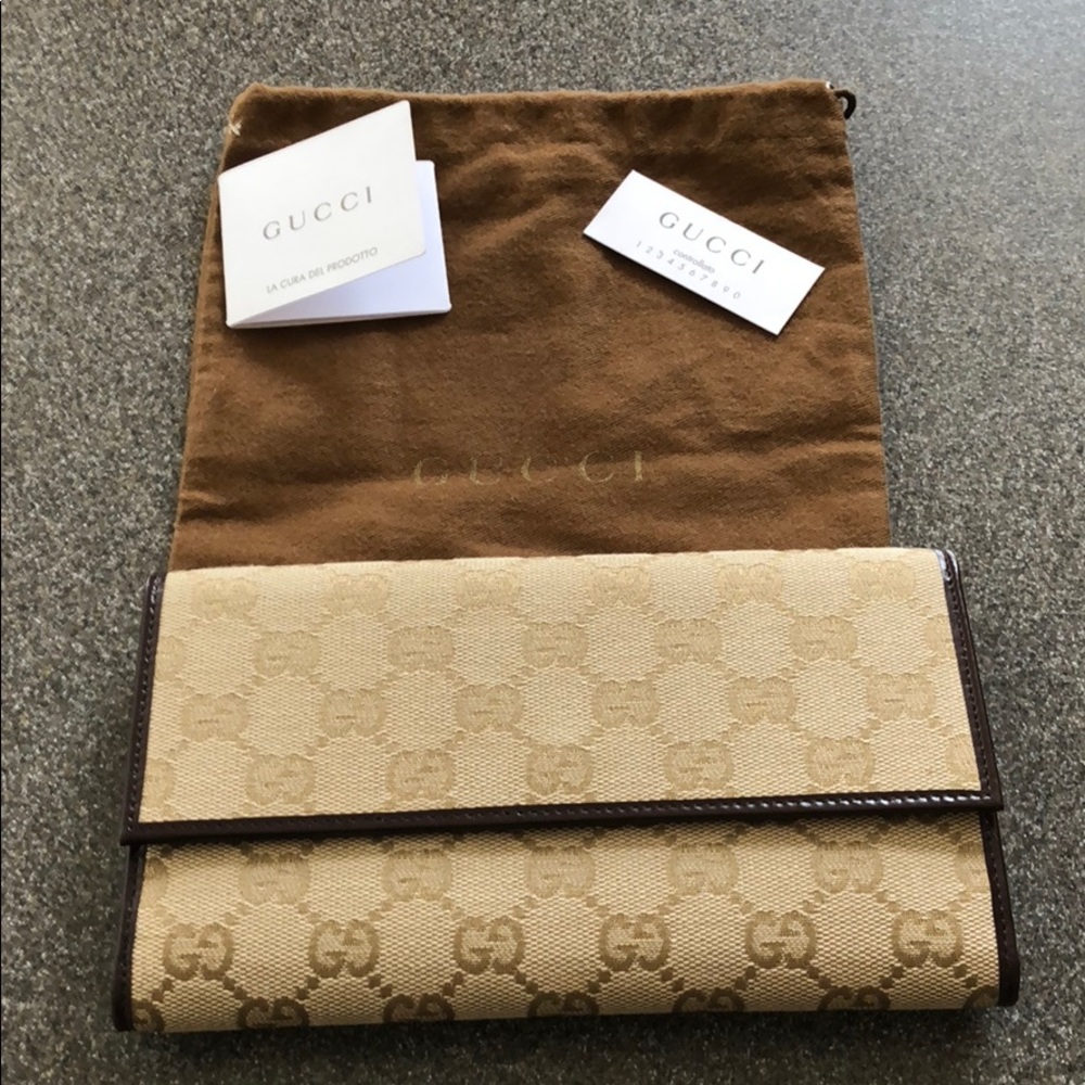 Authentic women’s Gucci wallet